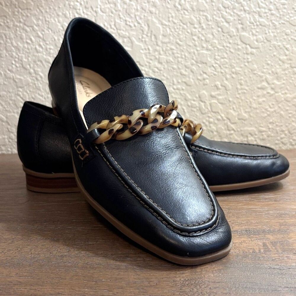 Clarks Sarafyna Iris Black Leather Loafers Tortoiseshell Chain Women's 8.5M